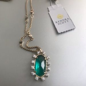 Kendra Scott necklace